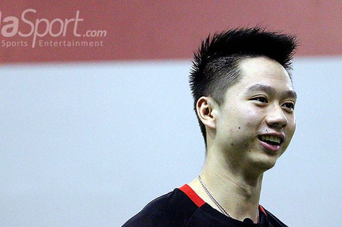 Ekspresi Kevin Sanjaya saat menerima wawancara BOLA di Pelatnas PBSI Cipayung, Jakarta Timur, Selasa