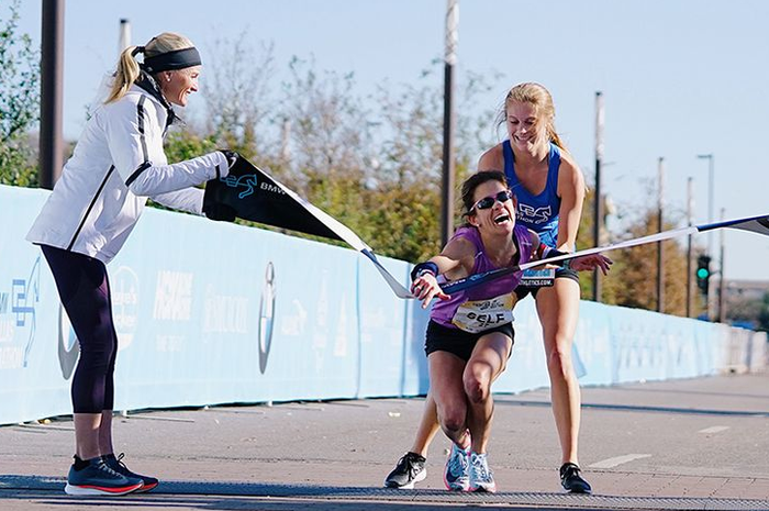 Aksi heroik dua pelari wanita di ajang Dallas Marathon 2018
