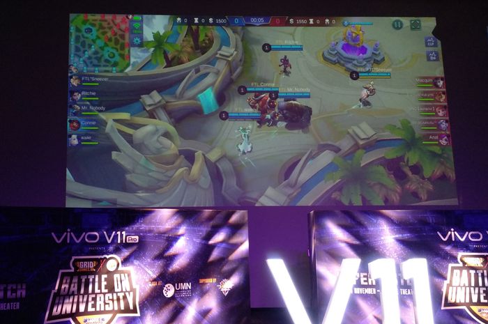 Mobile Legends match on the first day of Battle On University