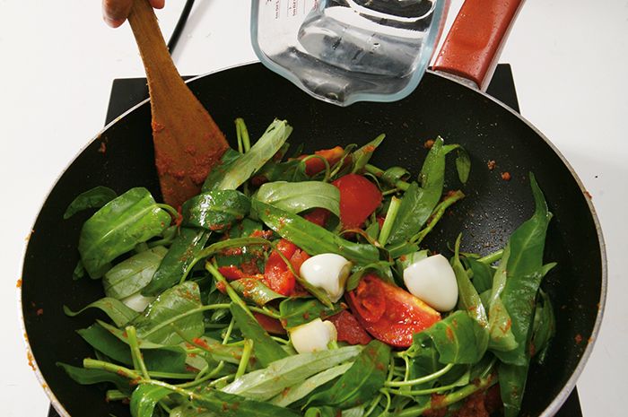 Tips Masak Kangkung agar Warna Tetap Hijau, Dijamin Tidak Menghitam