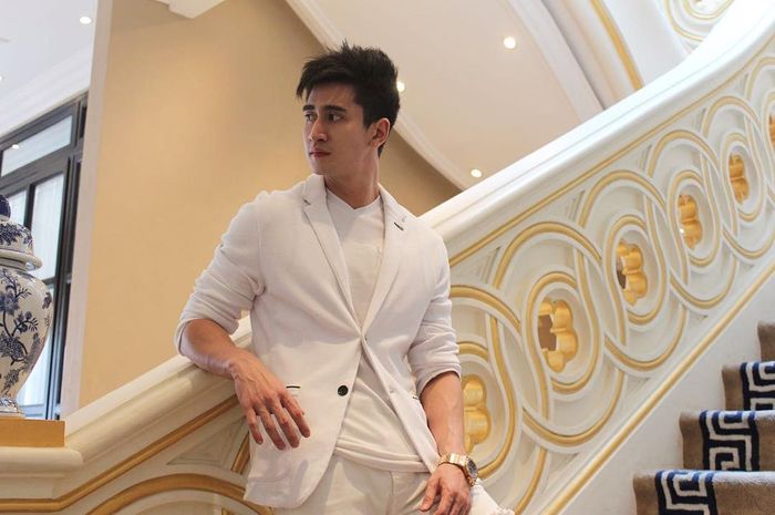Bangun Rumah Mewah 4 Lantai Buat Calon Istri Verrell Bangun Rumah Mewah 4 Lantai Buat Calon Istri Verrell