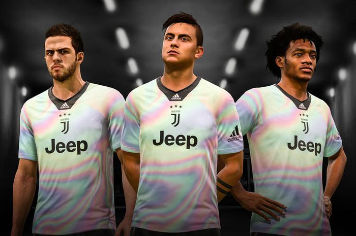 Jersi adidas x EA Sports Juventus