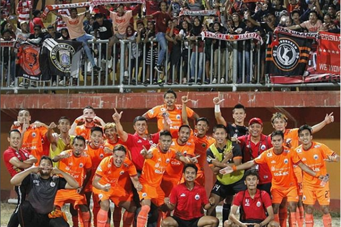 Tak Hanya di Lapangan, Intip Kompaknya Pemain Persija di Warung Kaki Lima Hingga Restoran Bintang Li