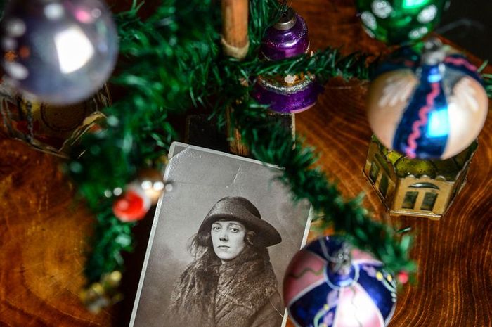 Pohon Natal Artificial Tertua di Inggris Berusia 98 Tahun, Bertahan dari Bom Perang Dunia II! - iDEA