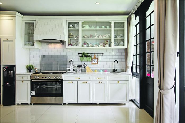 Buat Dapur Tampak Lebih Luas, Terapkan 5 Tips Sederhana Ini! - iDEA