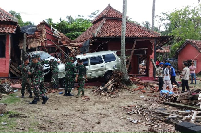 Update Tsunami Banten Pasukan Koppasus Tengah Gencar Cari Korban