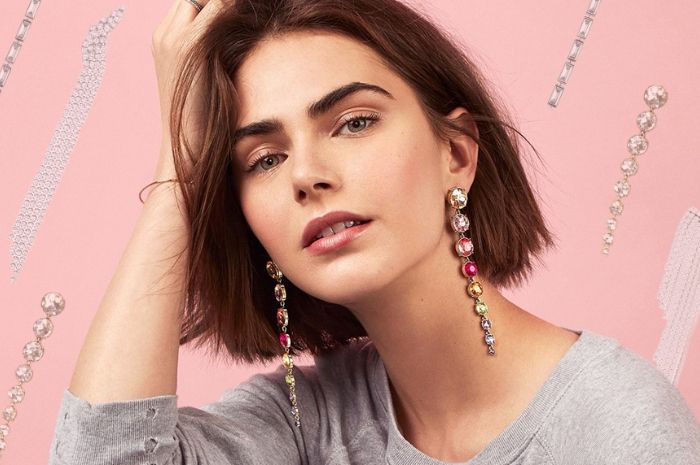 Pilihan Model Anting-anting yang Cocok Untuk Bentuk Wajah Bulat - Stylo