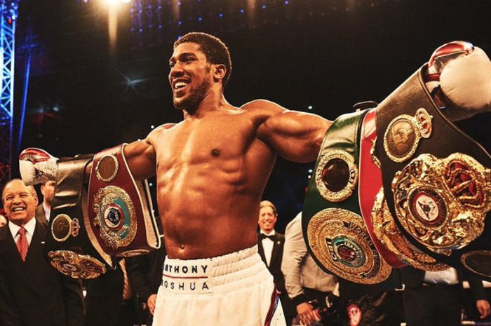 Petinju kelas berat asal Inggris, Anthony Joshua, menjadi perbincangan hangat karena videonya bermai