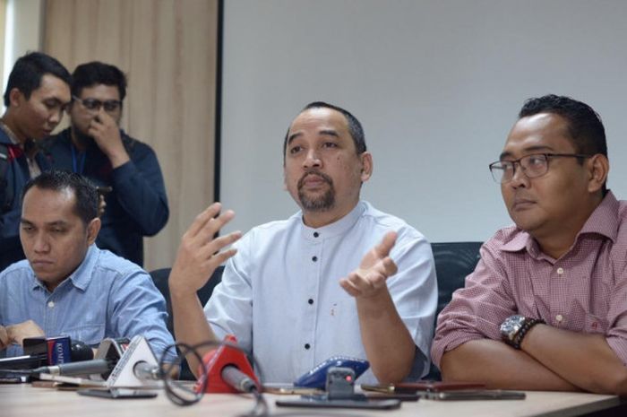 COO dan CEO PT Liga Indonesia Baru (LIB), Tigor Shalomboboy dan Risha Adi Wijaya di Kantor LIB, Menara Mandiri, Jakarta, Jumat (4/1/2019).