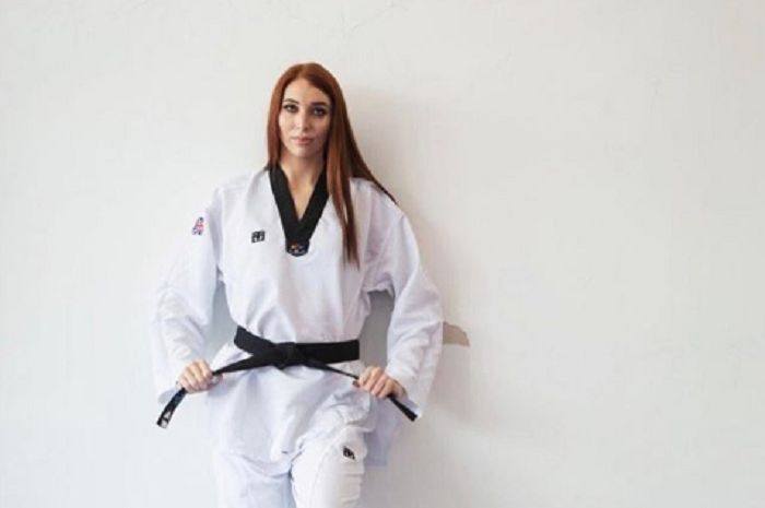 Petarung Taekwondo wanita asal Inggris, Jade Salvin yang memiliki tinggi hampir 2 meter.