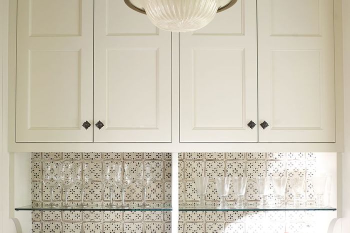 Pilih Pelapis Kabinet Dapur Anda: Veneer, Laminate, Tacon ...