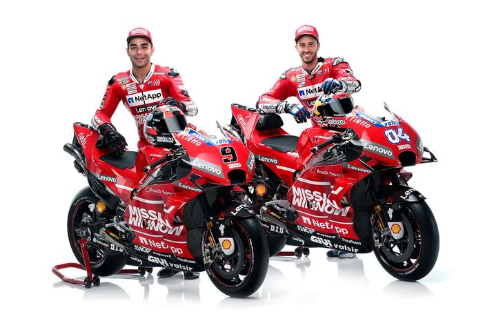 Andrea Dovizioso dan Danilo Petrucci saat peluncuran tim Ducati untuk MotoGP musim 2019.