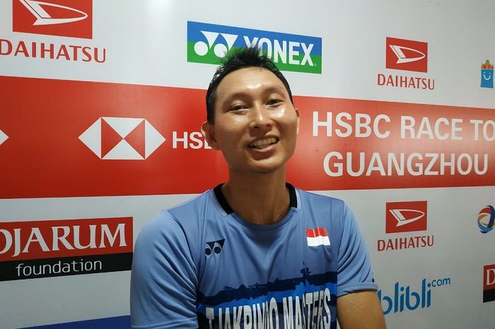 Pebulu tangkis tunggal putra Indonesia, Sony Dwi Kuncoro, saat diwawancarai di area mixed zone Istor