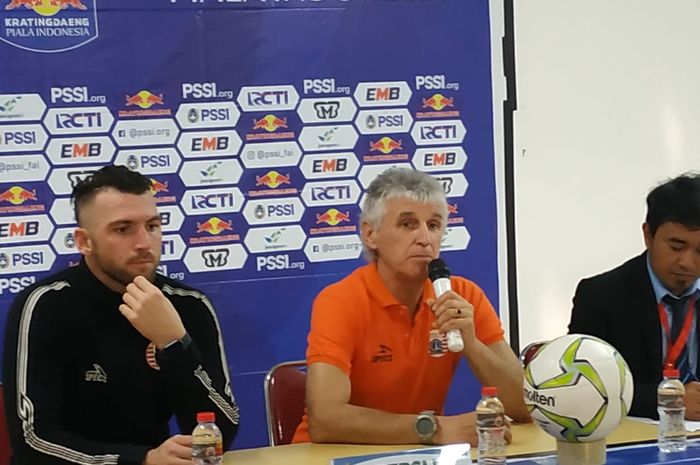 Pemain dan oelatih Persija Jakarta, Marko Simic serta Ivan Kolev dalam jumpa pers seusai laga kontra