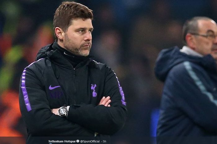 Ekspresi pelatih Tottenham Hotspur, Mauricio Pochettino (kiri) dalam laga leg kedua semifinal Piala 