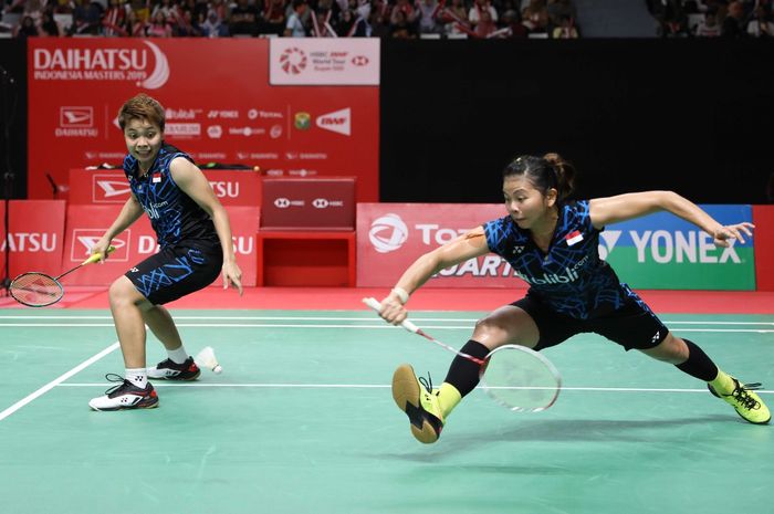 Pasangan ganda putri Indonesia, Greysia Polii/Apriyani Rahayu, saat bertanding melawan Misaki Matsutomo/Ayaka Takahashi (Jepang), pada laga semifinal Indonesia Masters 2019 di Istora Senayan, Jakarta, Sabtu (26/1/2019).