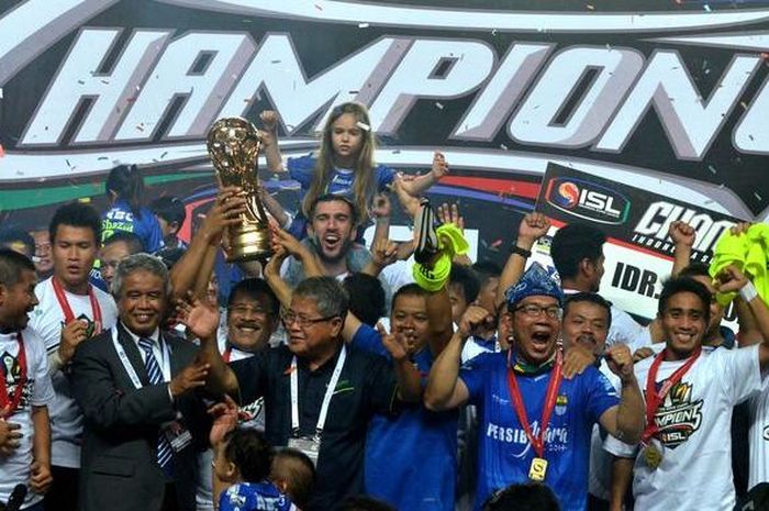 Persib Bandung merayakan gelar juara Liga Super Indonesia 2014.
