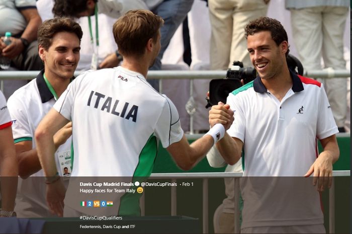 Tim tenis putra Italia saat merayakan keberhasilan mereka unggul atas India dalam ajang Piala Davis 2019.