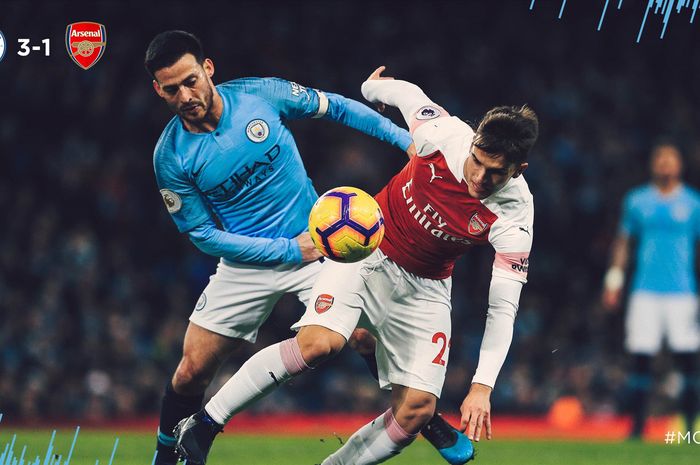 Gelandang Manchester City, Bernardo Silva, berduel dengan pemain Arsenal, Denis Suarez, dalam laga pekan ke-25 Liga Inggris di Stadion Etihad, 3 Februari 2019.