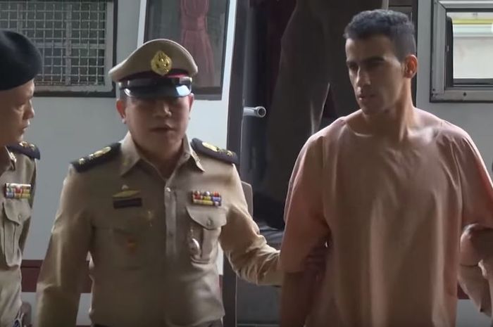 Pesepak bola Bahrain, Hakeem Al Araibi, tiba di pengadilan tinggi Thailand pada Senin (4/2/2019) untuk menjalani persidangan.
