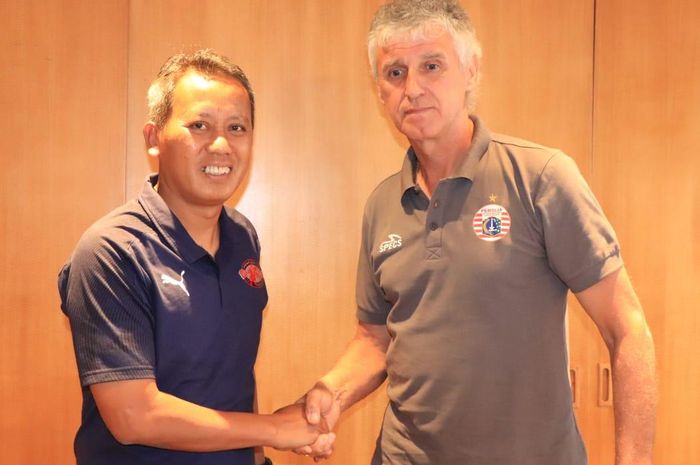 Pelatih Home United dan Persija Jakarta yakni Saswadimata Dasuki serta Ivan Kolev dalam jumpa pers, Senin (4/2/2019).