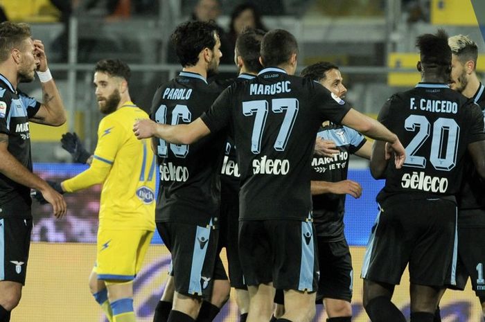 Pemain Lazio merayakan gol Felipe Caicedo saat mereka melawan Frosinone pada pertandingan pekan ke-22 Liga Italia 2018-2019 di Stadion Benito Stirpe, Selasa (5/2/2019).