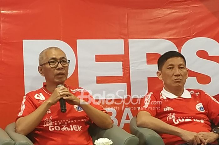 Direktur Utama dan CEO baru Persija Jakarta yakni Kokoh Afiat serta Ferry Paulus dalam jumpa pers di Hotel Atlet Century, Jakarta, Sabtu (9/2/2019).