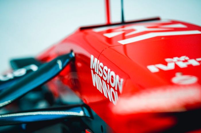 Logo Mission Winnow pada livery Ferrari