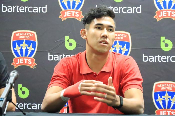 Bek Persija Jakarta Ryuji Utomo dalam jumpa pers sehari jelang laga kontra Newcastle Jets, Senin (11/2/2019).