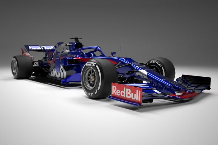 Tampilan mobil teranyar Scuderia Toro Rosso yang akan mereka gunakan pada ajang F1 2019.