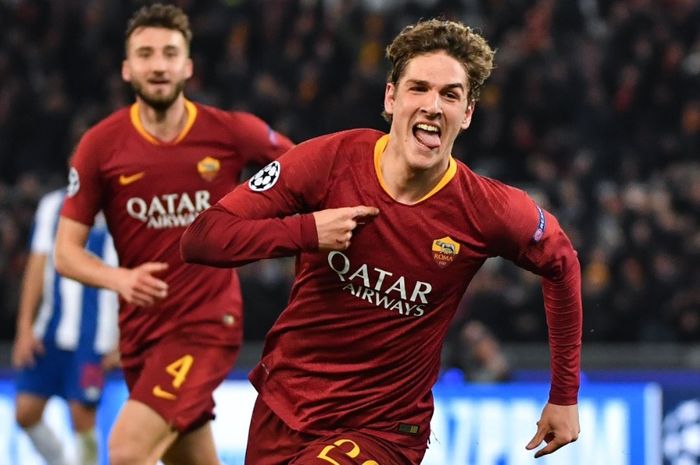 Pemain muda AS Roma, Nicolo Zaniolo mengaku dirinya kehabisan kata-kata untuk mengungkapkan kegembiraannya usai membawa timnya menang atas FC Porto semalam.