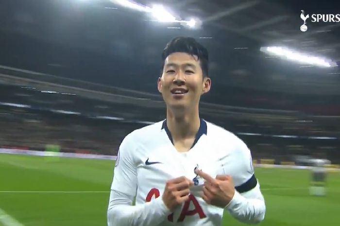 Winger Tottenham Hotspur, Son Heung-min, berselebrasi seusai laga leg pertama babak 16 besar Liga Champions versus Borussia Dortmund, 13 Februari 2019 di Stadion Wembley.