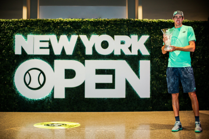Petenis tunggal putra Amerika Serikat, Reilly Opelka, seusai meraih gelar New York Open 2019 (17/2/2019).