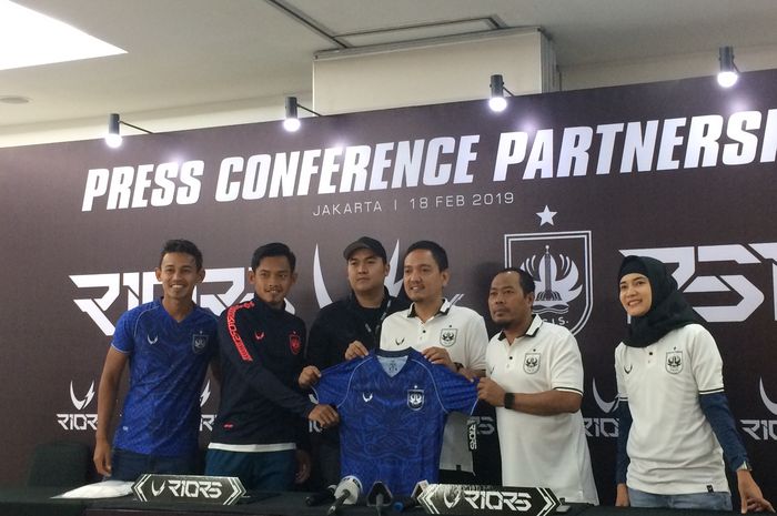 PSIS Semarang menjalin kerjasama dengan apparel Jersey asal Indonesia, Riors