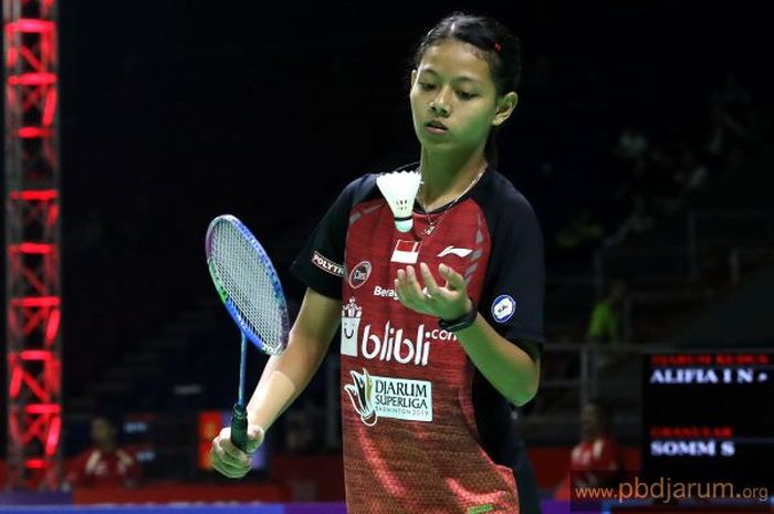 Pebulu tangkis PB Djarum, Alifia Intan Nurrokhim, saat berlaga di Djarum Superliga Badminton 2019 di GOR Sabuga ITB Bandung, Senin (18/2/2019)