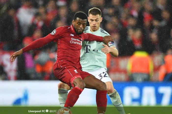 Gelandang Liverpool, Georginio Wijnaldum, ditempel ketat oleh bek kanan Bayern Muenchen, Joshua Kimmich, dalam leg pertama babak 16 besar Liga Champions pada Rabu (20/2/2019) di Stadion Anfield, Liverpool, Inggris.