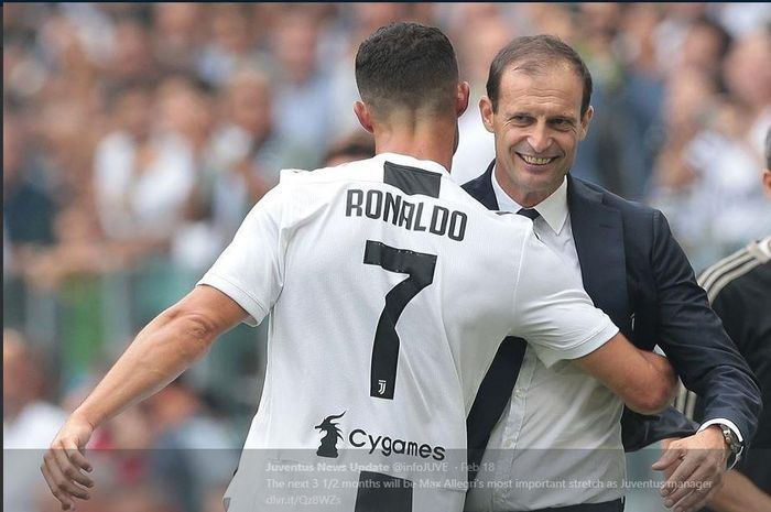 Pelatih Juventus, Massimiliano Allegri, bersama Cristiano Ronaldo saat belum hengkang ke Manchester United