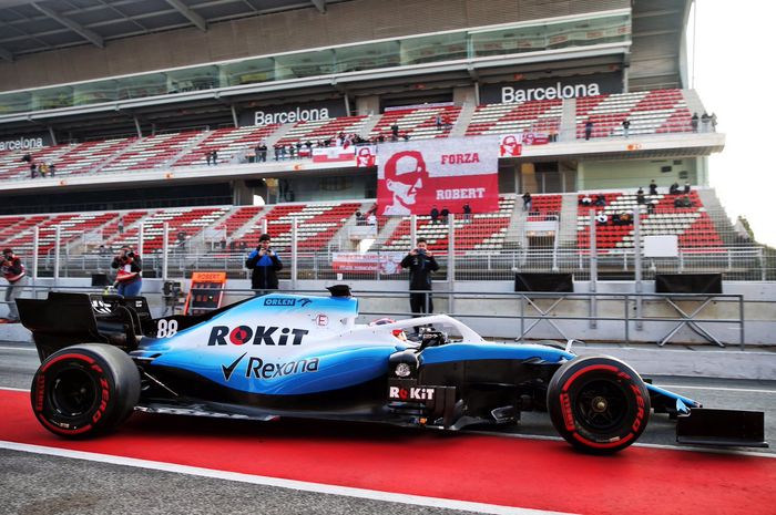 Mobil Williams FW 42 mengaspal di sesi tes pramusim dai Barcelona (20/02/2019)