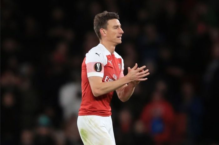 Kapten Arsenal, Laurent Koscielny,  berpendapat jika Liga Europa merupakan turnamen besar yang layak diperjuangkan untuk memudahkan mereka lolos ke Liga Champions.