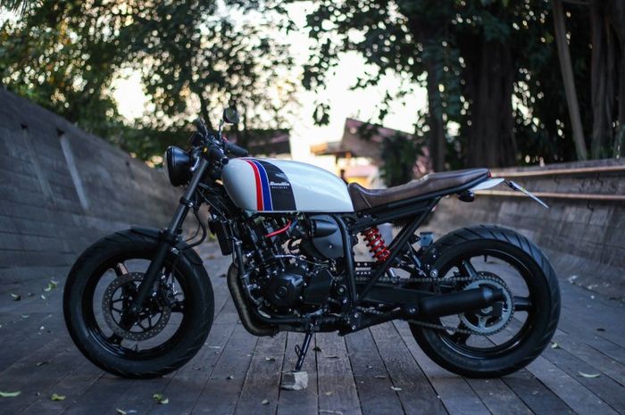 Suzuki Inazuma Bratstyle, Cocok Buat Inspirasi Modif Motor Suzuki Inazuma Bratstyle, Cocok Buat Inspirasi Modif Motor