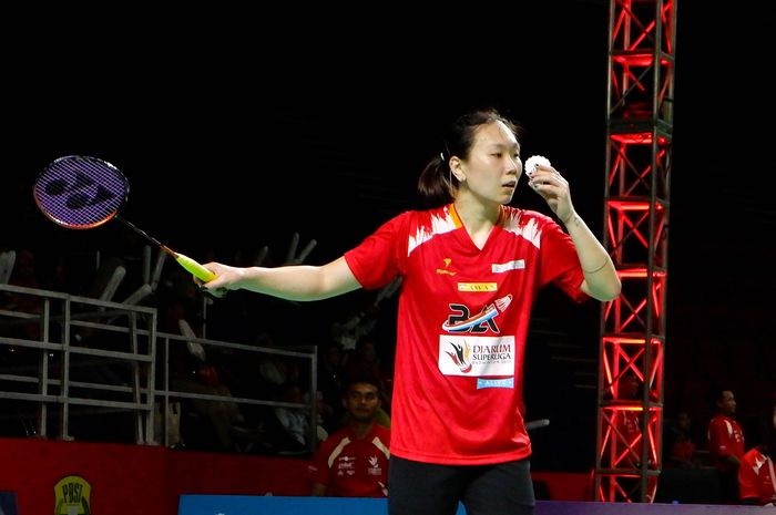 Pebulu tangkis tunggal putri asal Amerika Serikat yang memperkuat Berkat Abadi, Zhang Beiwein tampil pada Djarum Superliga Badminton 2019 di GOR Sabuga, Bandung, Kamis (21/2/2019).