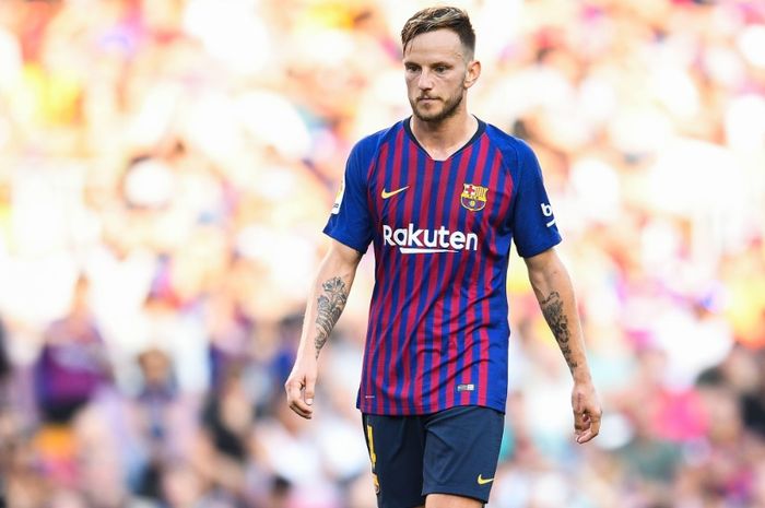 Gelandang Barcelona, Ivan Rakitic, tegaskan dirinya masih berstatus sebagai pemain Barcelona meskipun santer dikabarkan dirinya akan hengkang dari klub.