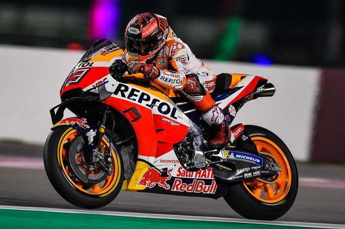 Marc Marquez (Repsol Honda) saat tampil dalam hari kedua gelaran tes pramusim MotoGP 2019 yang berlangsung di Sirkuit Losai, Qatar, Minggu (24/2/2019)