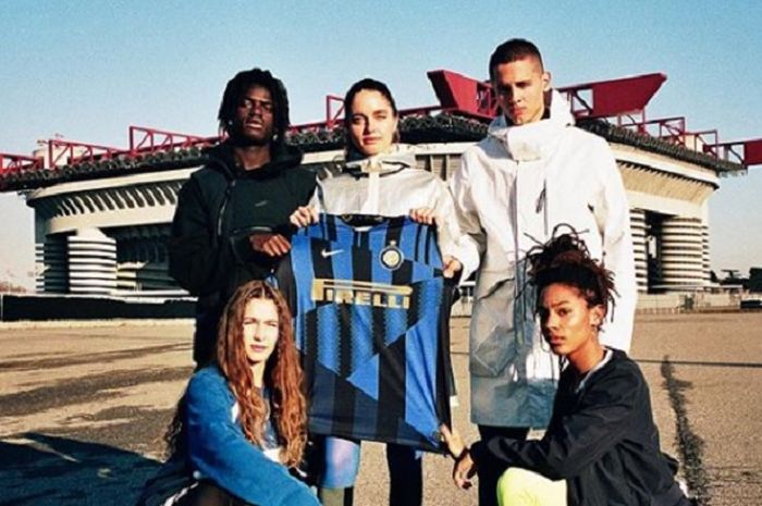 Jersey spesial 20 tahun kerja sama Inter Milan dan Nike yang hanya dikenakan saat melawan AC Milan pada Maret mendatang.