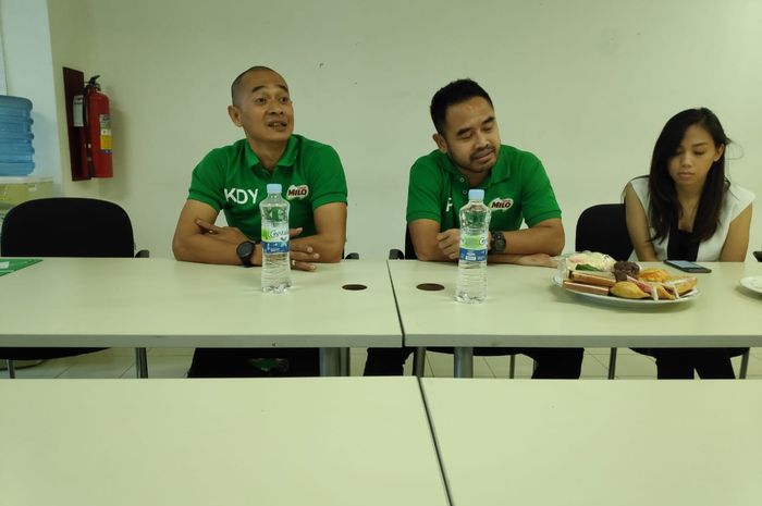 Dua tim scouting Milo Football Championship Kurniawan Dwi Yulianto serta Ponaryo Astaman saat berkunjung ke Kantor BolaSport.com, Rabu (28/2/2019).