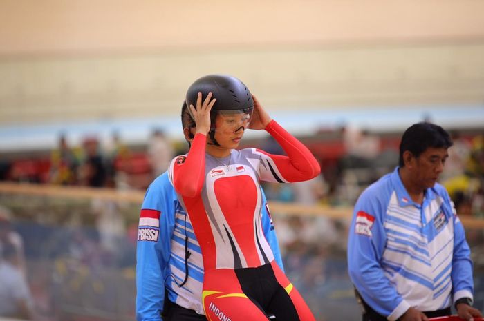 Crismonita Dwi Putri menjadi wakil Indonesia di World Track Championhip 2019.