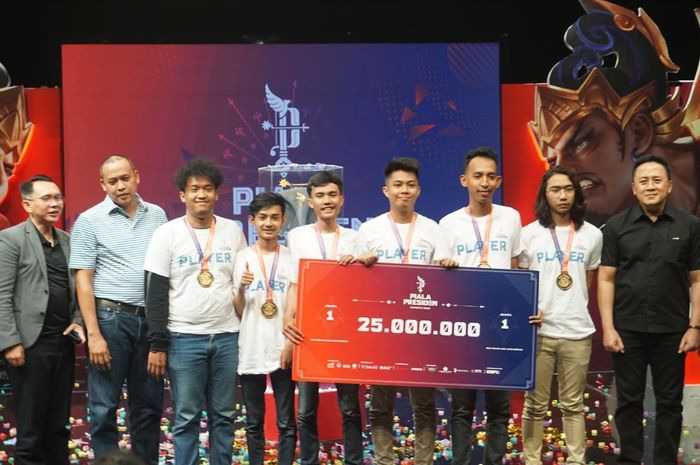 Humble team, winner of the 2019 Bekasi regional eSports Presidential Cup