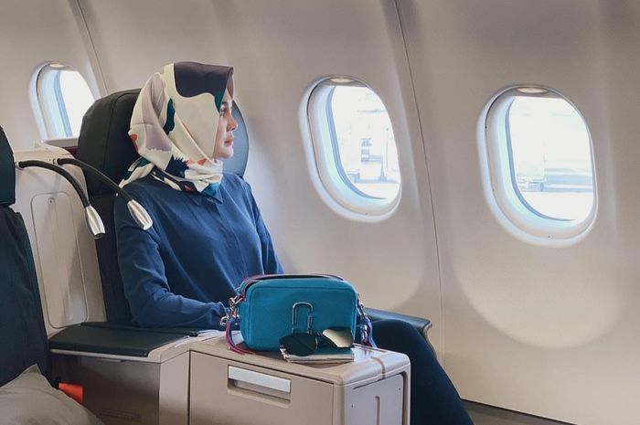 Sepulang Umrah, Begini Penampilan Luna Maya yang Tampil Menawan dengan Hijab