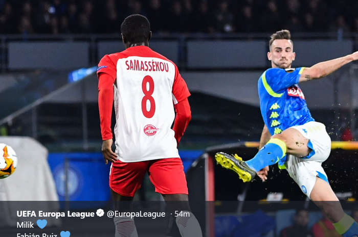 Fabian Ruiz mencetak gol untuk Napoli dalam laga leg kedua babak 16 besar Liga Europa melawan Red Bull Salzburg, Kamis (7/3/2019) di Stadion San Paolo.