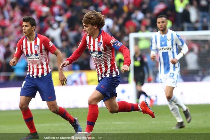 Penyerang Atletico Madrid, Antoine Griezmann, menggiring bola dalam laga pekan ke-27 Liga Spanyol melawan Leganes di Stadion Wanda Metropolitano, Madrid, 9 Maret 2019.